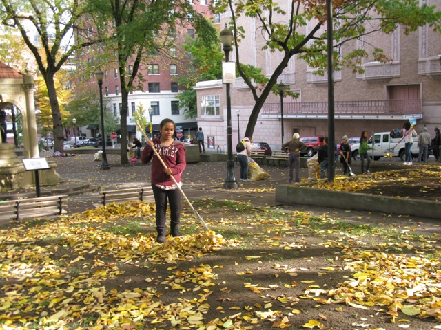 Beaverton School Kids Leaf Pick Up at the Park Blocks