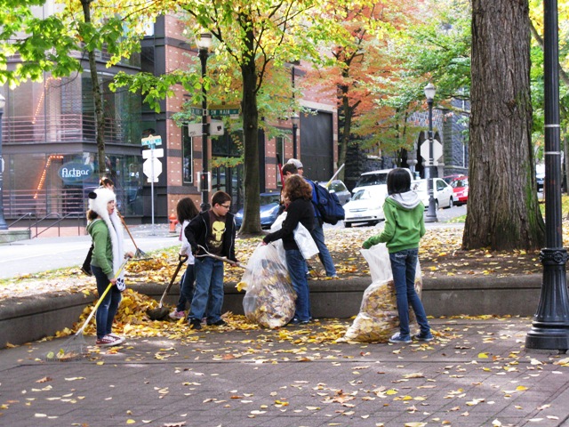 Beaverton School Kids Leaf Pick Up at the Park Blocks