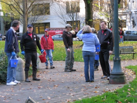 Wells Fargo, retired Parkies and Community Court volunteers at the Plaza Blocks (Chapman and Lownsdale Square)
